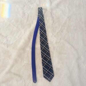 Tommy Hilfiger Silk Tie | Classic Preppy Quiet Luxury Menswear | Polka Dot Blue